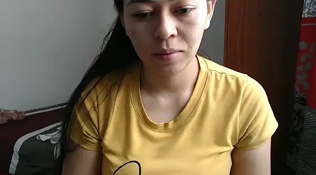 Snapshot of mayhott2 chatting on 02.26.25 mayhott2 online show from 02.26.25