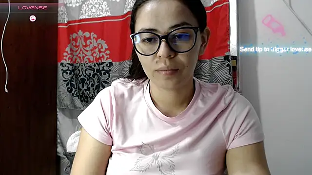 Snapshot of mayhott2 chatting on 03.15.25 mayhott2 online show from 03.15.25