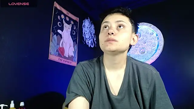 girl intense444 online show from 11.20.25