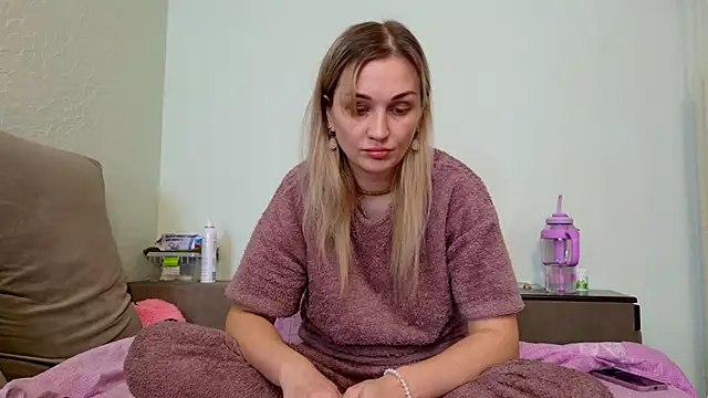 Snapshot of ModelEva chatting on 02.15.26 ModelEva online show from 02.15.26