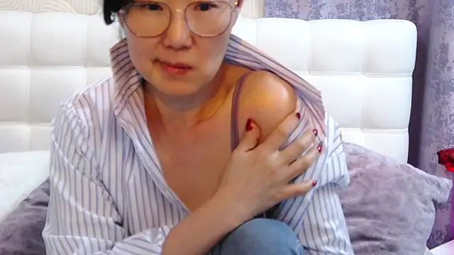 Asian legs online show from 03.11.25