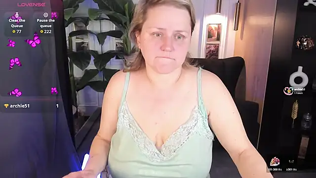 Snapshot of ScarlettSoft chatting on 05.15.26 ScarlettSoft online show from 05.15.26