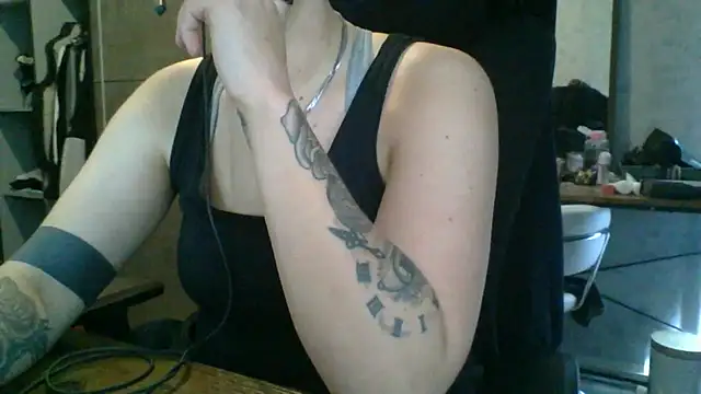 Snapshot of geilmeisje98 chatting on 10.02.25 geilmeisje98 online show from 10.02.25