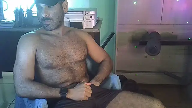 Snapshot of MILITARS chatting on 11.05.25 MILITARS online show from 11.05.25