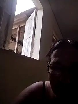 Snapshot of catdool chatting on 03.18.25 catdool online show from 03.18.25