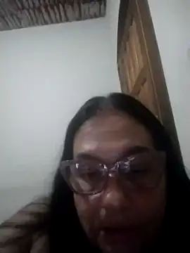 Snapshot of catdool chatting on 12.15.25 catdool online show from 12.15.25