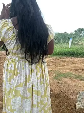 Dhiyapink online show from 12.08.24