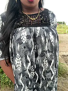 Dhiyapink online show from 12.17.24