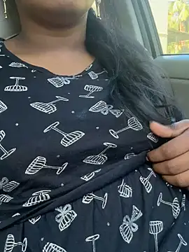 Dhiyapink online show from 12.20.24