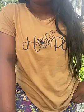 Dhiyapink online show from 01.05.25