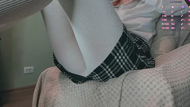 Snapshot of queen_carly chatting on 02.13.26 queen carly online show from 02.13.26