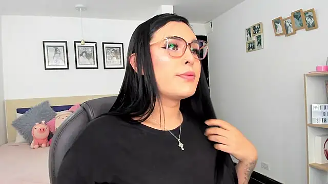 naty pink online show from 04.16.26