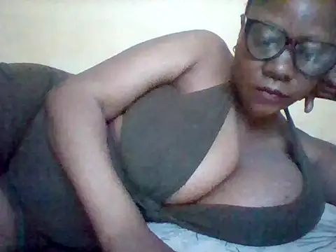 Snapshot of Africangal chatting on 06.28.26 Africangal online show from 06.28.26