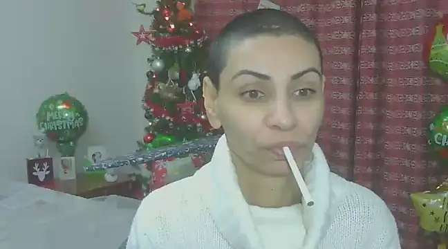 Snapshot of hotSANDRA_STARR chatting on 12.17.24 hotSANDRA STARR online show from 12.17.24