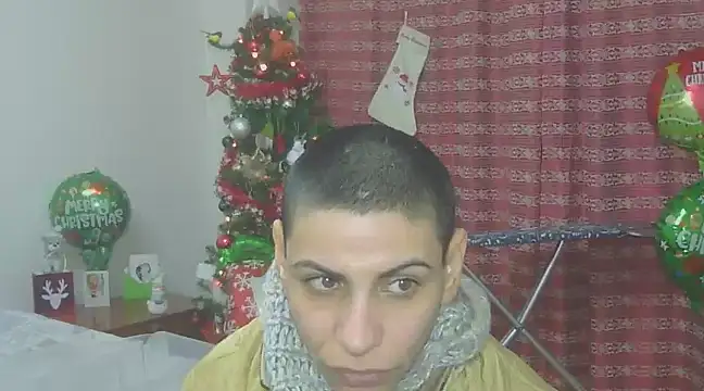 Snapshot of hotSANDRA_STARR chatting on 12.18.24 hotSANDRA STARR online show from 12.18.24