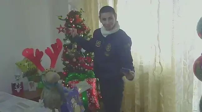 Snapshot of hotSANDRA_STARR chatting on 12.20.24 hotSANDRA STARR online show from 12.20.24