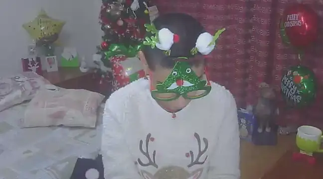 Snapshot of hotSANDRA_STARR chatting on 12.23.24 hotSANDRA STARR online show from 12.23.24