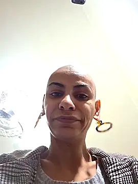 Snapshot of hotSANDRA_STARR chatting on 10.06.25 hotSANDRA STARR online show from 10.06.25