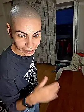 Snapshot of hotSANDRA_STARR chatting on 10.08.25 hotSANDRA STARR online show from 10.08.25