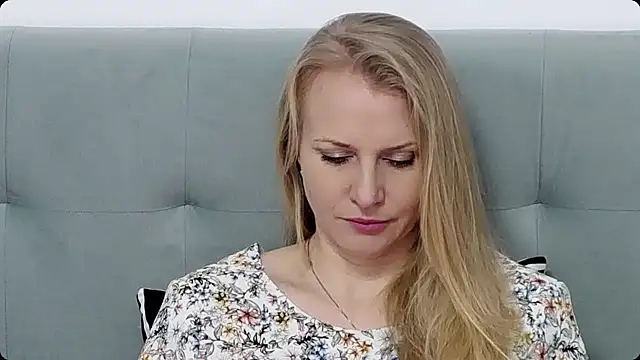 Snapshot of K__Adrienne chatting on 01.27.25 K  Adrienne online show from 01.27.25