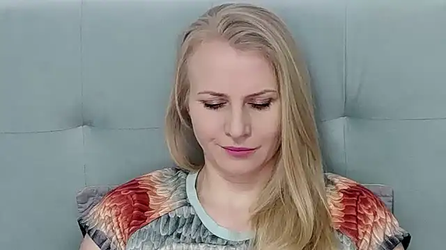 Snapshot of K__Adrienne chatting on 03.02.25 K  Adrienne online show from 03.02.25