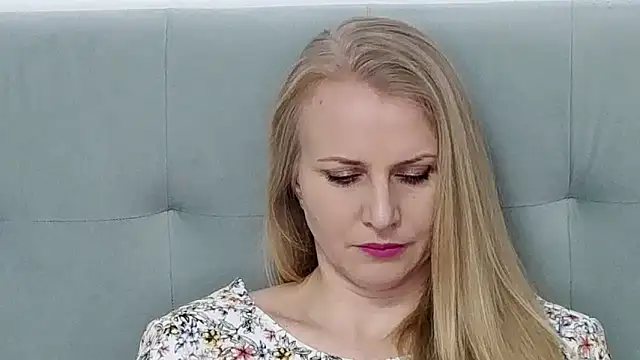 Snapshot of K__Adrienne chatting on 03.02.25 K  Adrienne online show from 03.02.25