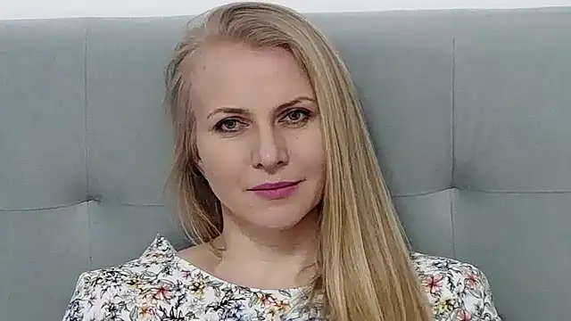 Snapshot of K__Adrienne chatting on 03.02.25 K  Adrienne online show from 03.02.25