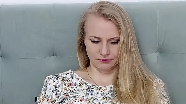 Snapshot of K__Adrienne chatting on 03.06.25 K  Adrienne online show from 03.06.25