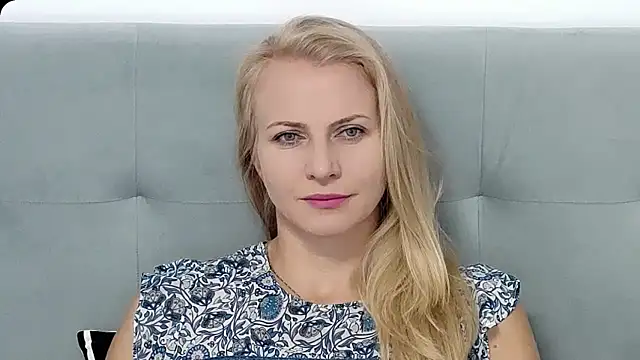 Snapshot of K__Adrienne chatting on 09.09.25 K  Adrienne online show from 09.09.25