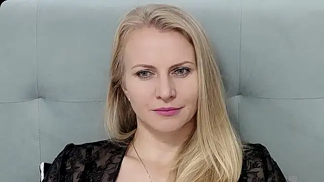 Snapshot of K__Adrienne chatting on 10.13.25 K  Adrienne online show from 10.13.25