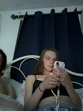 Snapshot of xopinkjuicyrose chatting on 11.09.25 xopinkjuicyrose online show from 11.09.25