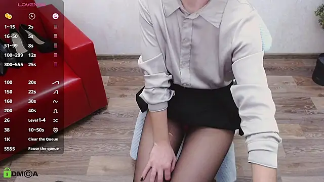 VickyGolden online show from 11.17.25