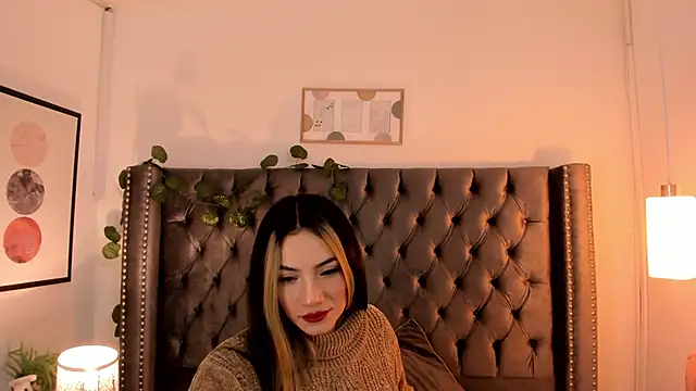 Snapshot of Kim_Blane chatting on 12.12.24 Kim Blane online show from 12.12.24