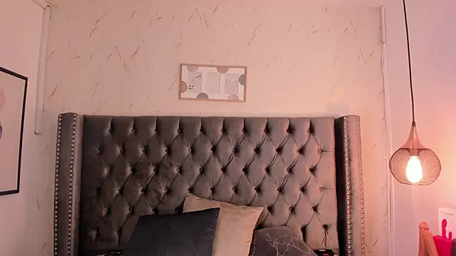 Snapshot of Kim_Blane chatting on 10.09.25 Kim Blane online show from 10.09.25