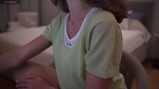 Danielle Thomas online show from 09.22.25