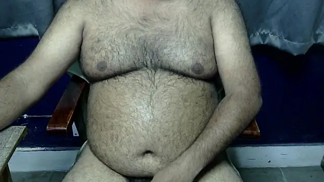 Snapshot of hairysubcub_70 chatting on 06.23.26 hairysubcub 70 online show from 06.23.26