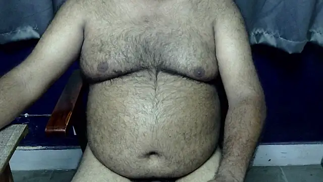 Snapshot of hairysubcub_70 chatting on 07.07.26 hairysubcub 70 online show from 07.07.26