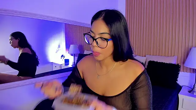 GenesisRuiz online show from 03.20.25