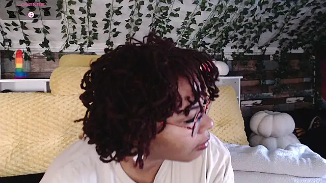 Snapshot of -khayaparker chatting on 01.12.25 -khayaparker online show from 01.12.25