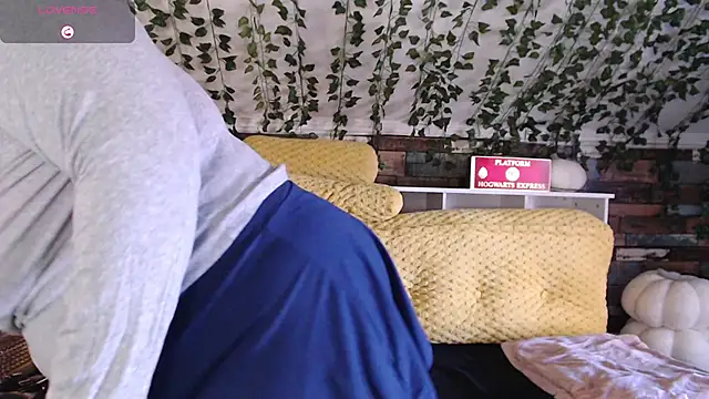 Snapshot of -khayaparker chatting on 01.15.25 -khayaparker online show from 01.15.25