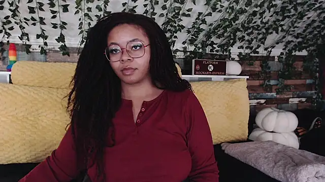 Snapshot of -khayaparker chatting on 02.12.25 -khayaparker online show from 02.12.25