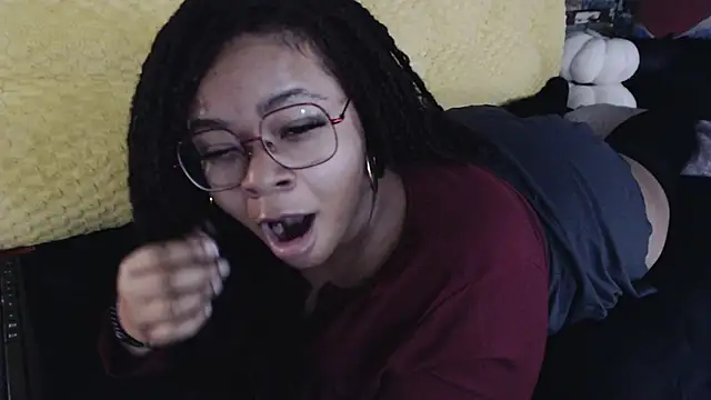 Snapshot of -khayaparker chatting on 02.12.25 -khayaparker online show from 02.12.25