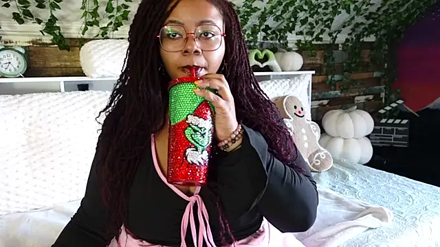 Snapshot of -khayaparker chatting on 02.28.25 -khayaparker online show from 02.28.25