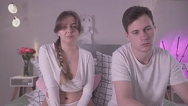 Snapshot of FluffyHat chatting on 01.26.25 FluffyHat online show from 01.26.25