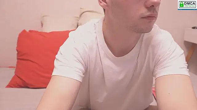 Snapshot of FluffyHat chatting on 03.10.25 FluffyHat online show from 03.10.25