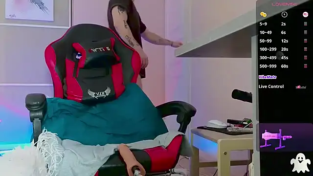 Snapshot of Ethan_and_mike chatting on 11.22.25 Ethan and mike online show from 11.22.25