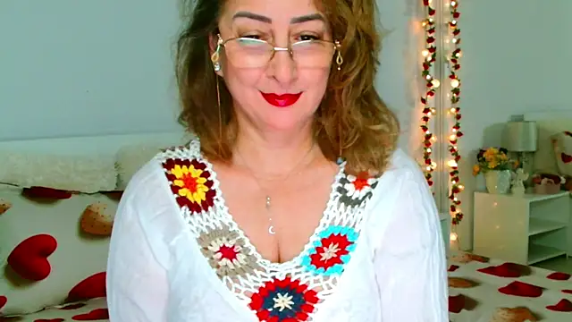 Snapshot of Tyana40 chatting on 06.15.26 Tyana40 online show from 06.15.26
