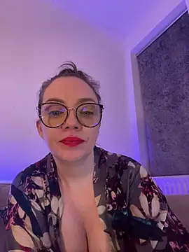 Snapshot of FemDom_RubyKnightXXO chatting on 01.14.25 FemDom RubyKnightXXO online show from 01.14.25