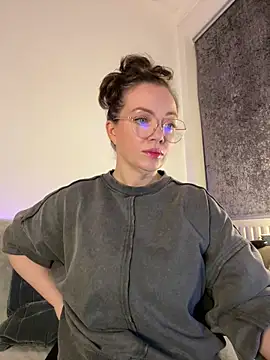 Snapshot of FemDom_RubyKnightXXO chatting on 10.16.25 FemDom RubyKnightXXO online show from 10.16.25