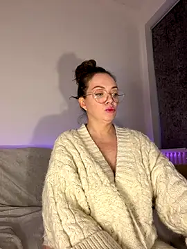 Snapshot of FemDom_RubyKnightXXO chatting on 11.30.25 FemDom RubyKnightXXO online show from 11.30.25